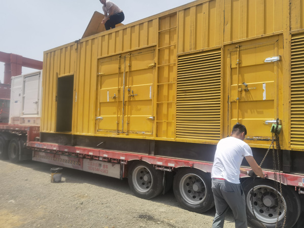 宁江除了负载情况和发动机维护，还有哪些因素会影响 200kw 柴油发电机的油耗？