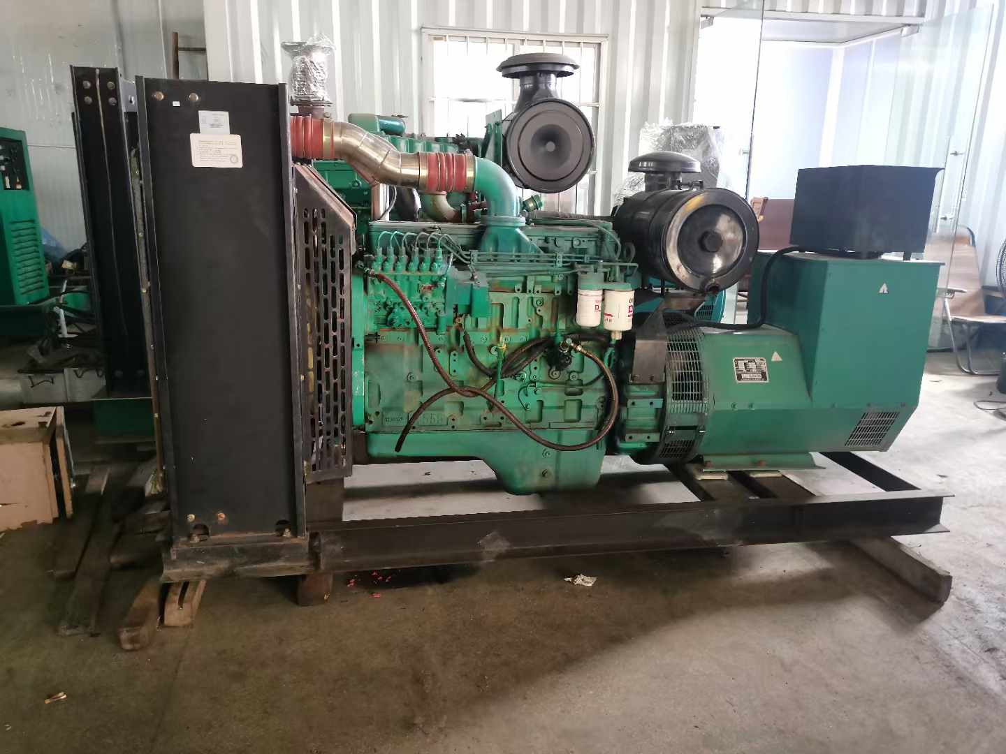 宁江发电机租赁如何确定电缆的承载电流是否在安全范围内？