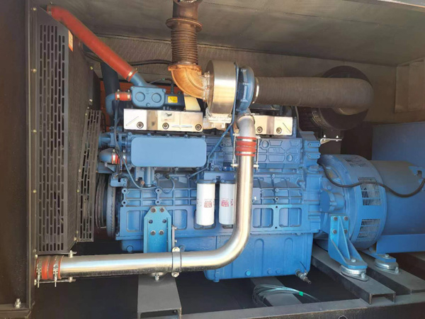 宁江燃油消耗率与进气温度的具体关系是什么？