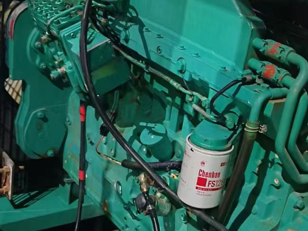 宁江如何确定新的发电机组控制系统是否与原系统兼容？