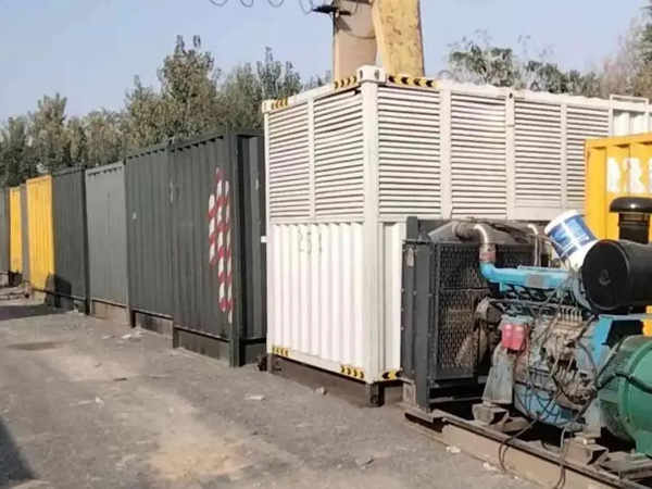 宁江200KW柴油发电机机组每小时油耗是多少？